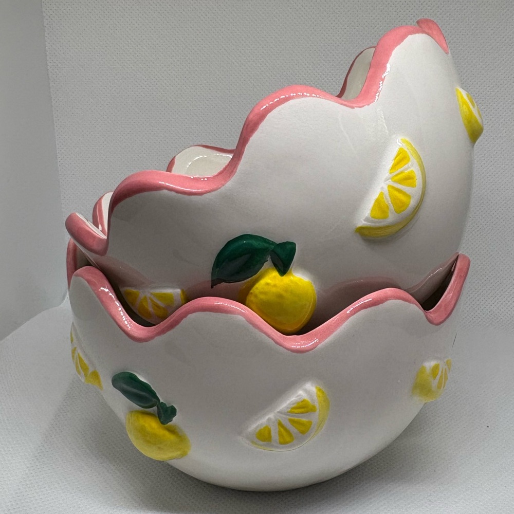 LUNA & SAGE NWT 2pc ceramic scallop lemon bowls -4.5”